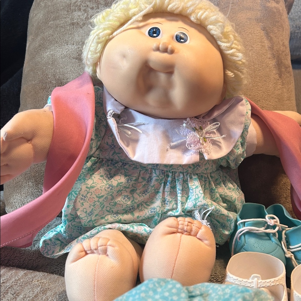 Vintage Cabbage Patch Kids Doll with Extra Clothes and Shoes